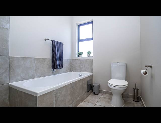 3 BEDROOM APARTMENT FOR SALE IN SINOVILLE